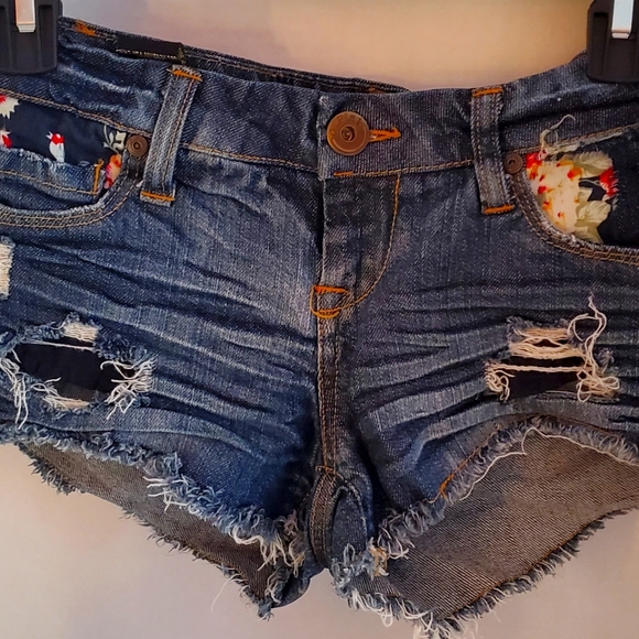 PINK Victoria's Secret Pants - Distressed ripped shorts with flowers so cute❣️